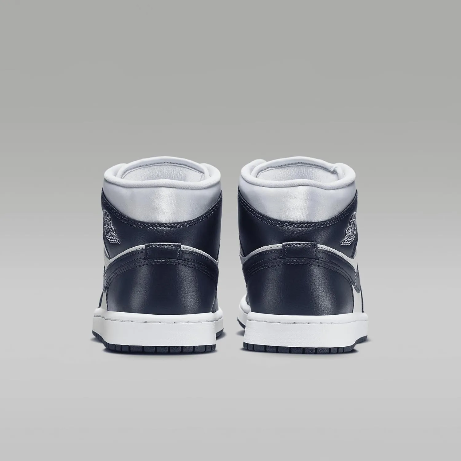 Air Jordan 1 Mid SE Women's Shoes (FZ8777-044, Football Grey/White/Gym Red/Midnight Navy)