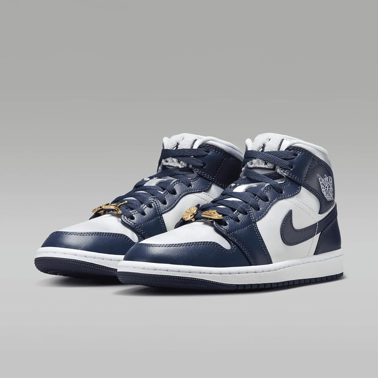 Air Jordan 1 Mid SE Women's Shoes (FZ8777-044, Football Grey/White/Gym Red/Midnight Navy)