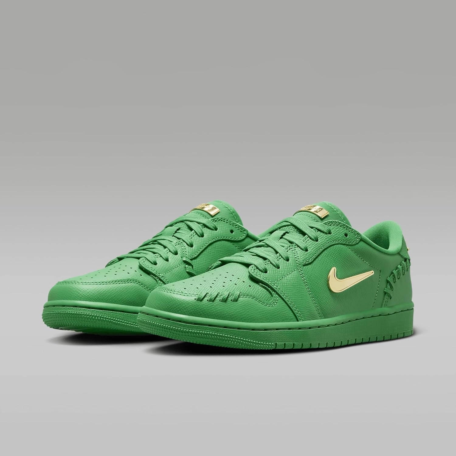 Air Jordan 1 Low Method of Make Women's Shoes (FN5032-300, Lucky Green/Metallic Gold)