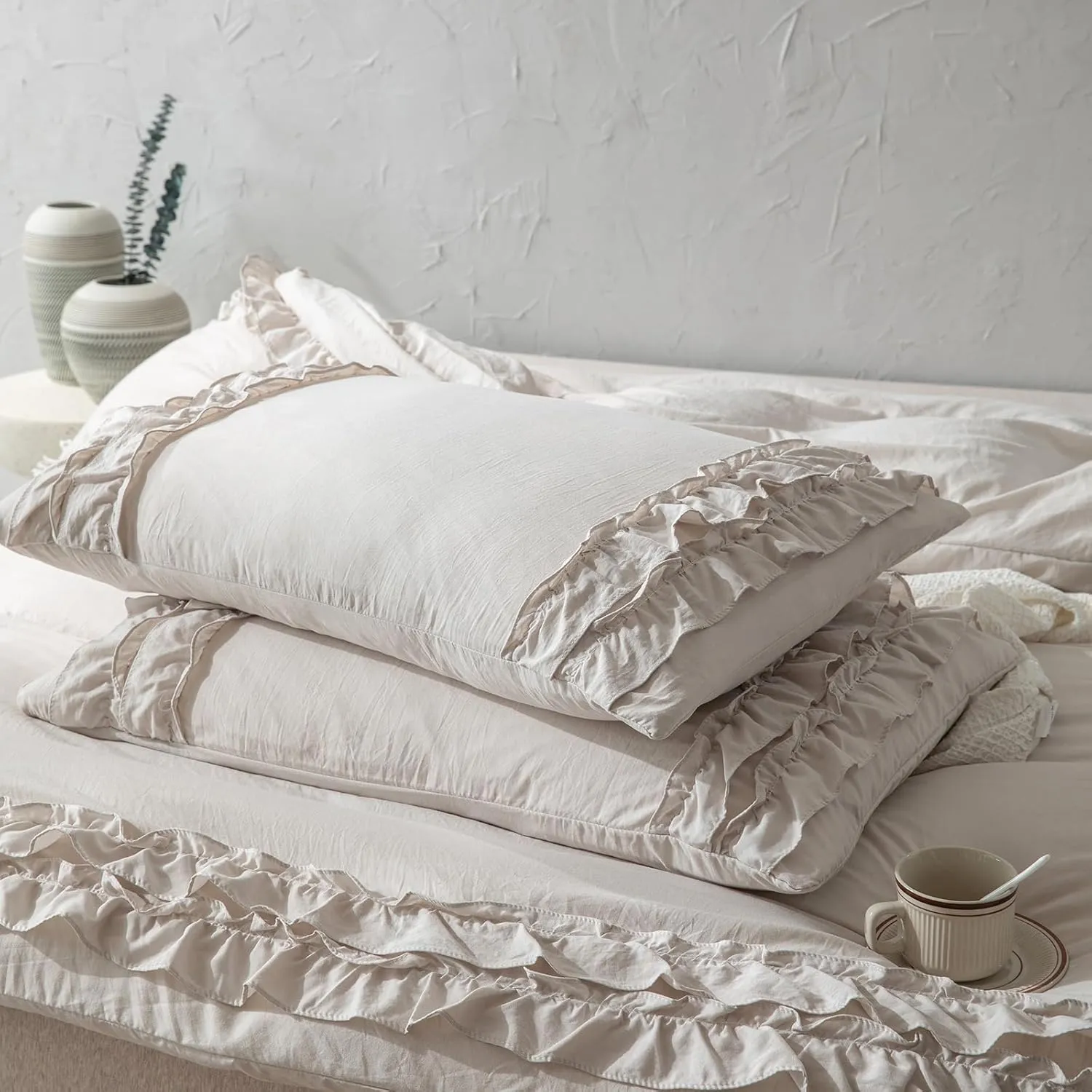 Bedorm Beige Duvet Cover Queen Shabby Chic Bedding Soft Breathable Washed Microfiber Ruffle Duvet Cover Coquette Cute Comforter Cover Girls Women