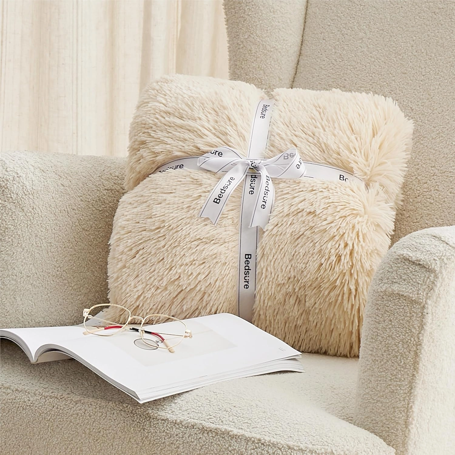 Bedsure Fluffy Beige Throw Blanket Gifts for Women, Kids, Soft Fleece Cozy Fuzzy Sherpa Plush Warm Minky Thick Faux Fur Throws for Couch, Bed, Beige Decor Spring Blanket Gifts for Mom Dad, 50x60