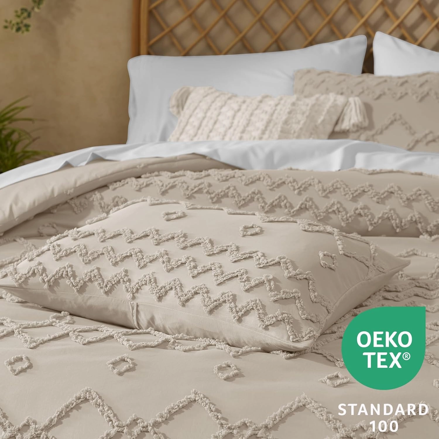 Beige Comforter Set Queen - Boho Tufted Comforter Set 3 Pieces Farmhouse Shabby Chic Embroidery Bedding for All Season,Soft Jacquard Queen Comforter with Comforter and Pillow Shams