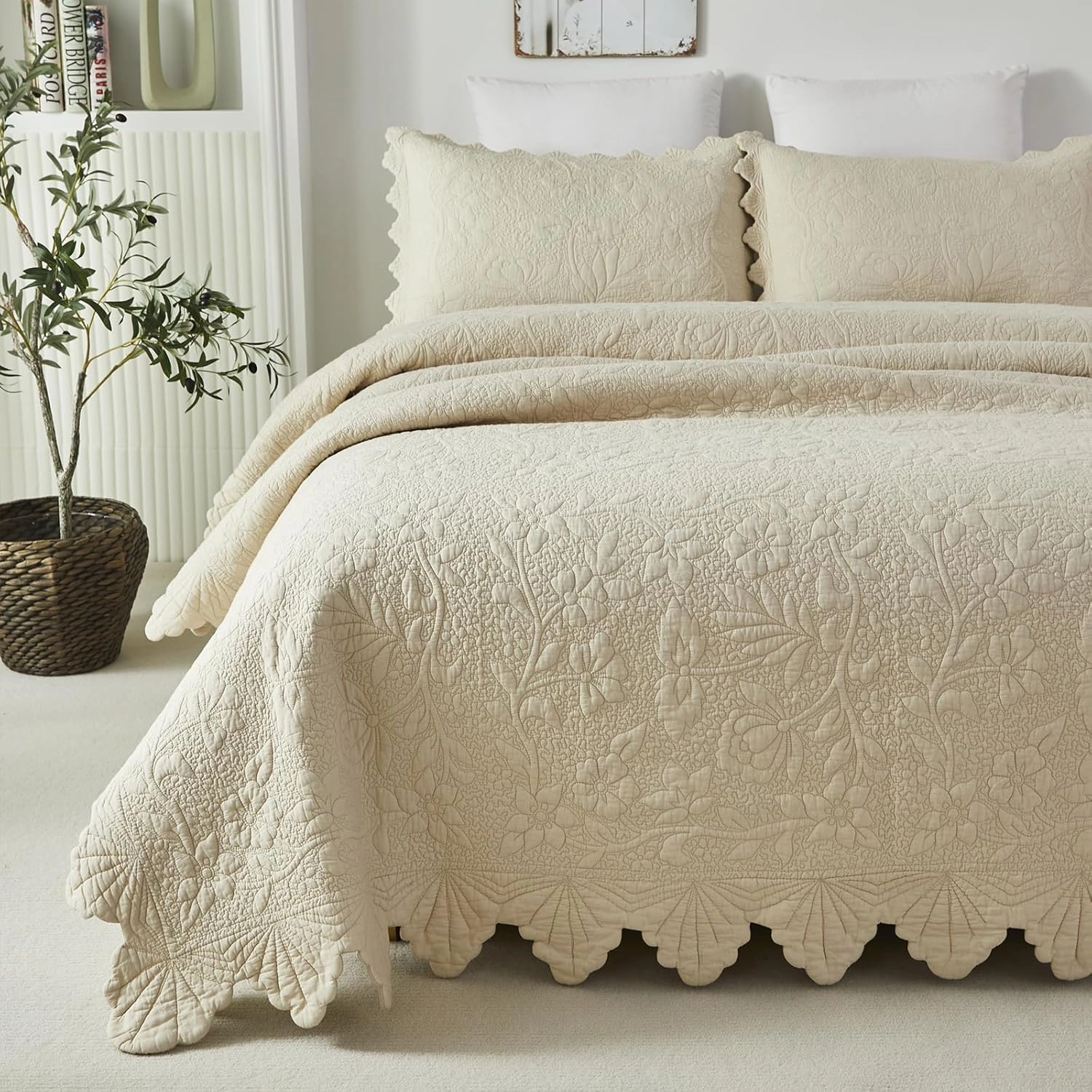 Brandream Beige Quilt Set King Size Cotton Luxury Matelasse Coverlet Set Farmhouse Bedding Scalloped Quilts 3 Piece