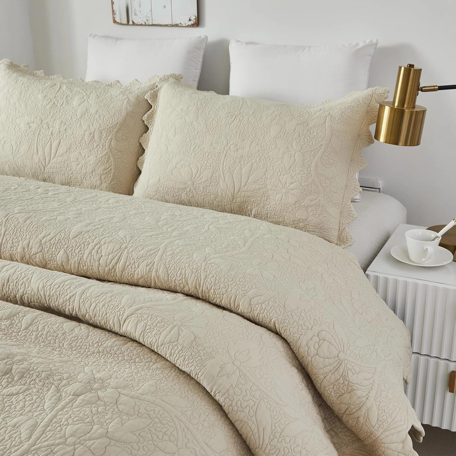 Brandream Beige Quilt Set King Size Cotton Luxury Matelasse Coverlet Set Farmhouse Bedding Scalloped Quilts 3 Piece