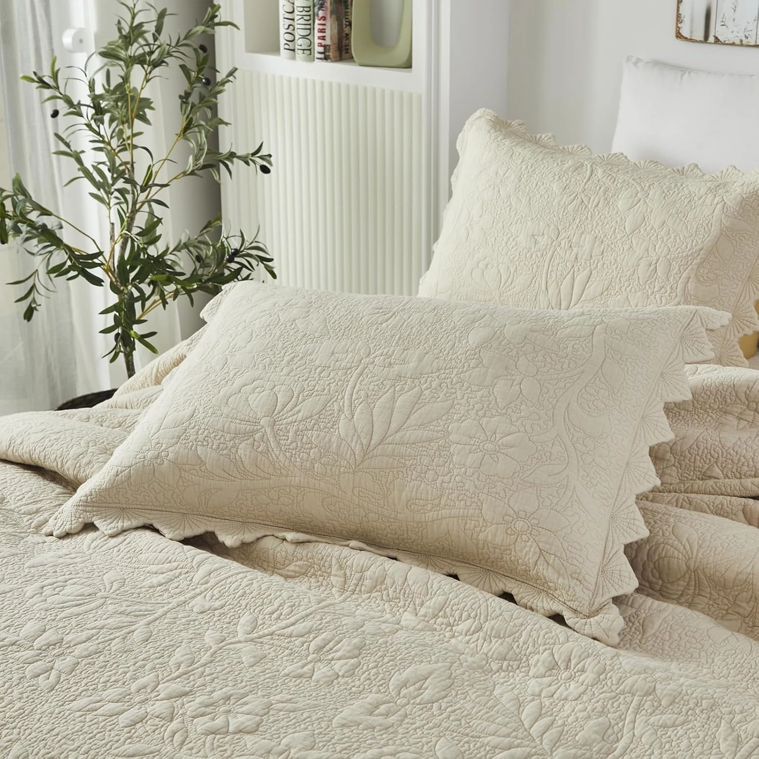 Brandream Beige Quilt Set King Size Cotton Luxury Matelasse Coverlet Set Farmhouse Bedding Scalloped Quilts 3 Piece