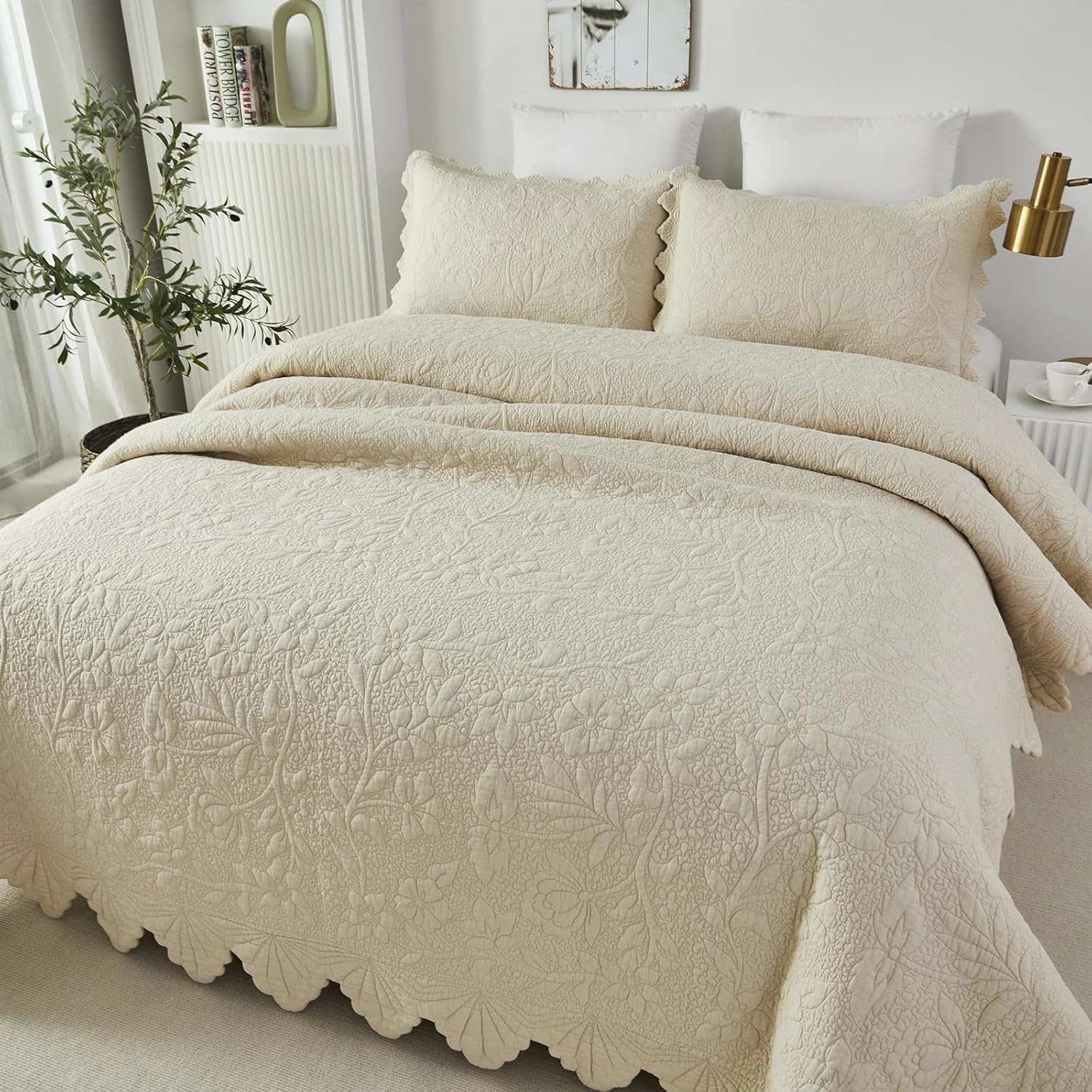 Brandream Beige Quilt Set King Size Cotton Luxury Matelasse Coverlet Set Farmhouse Bedding Scalloped Quilts 3 Piece