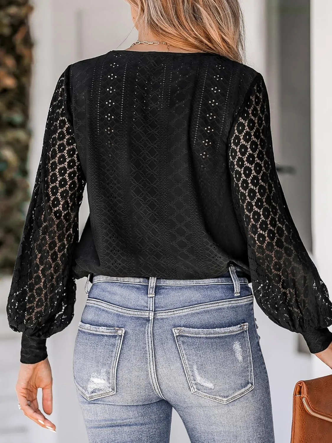 CUPSHE Long Sleeve Tops for Women Eyelet Scalloped Lace V Neck Blouse Casual Loose Fashion Shirts
