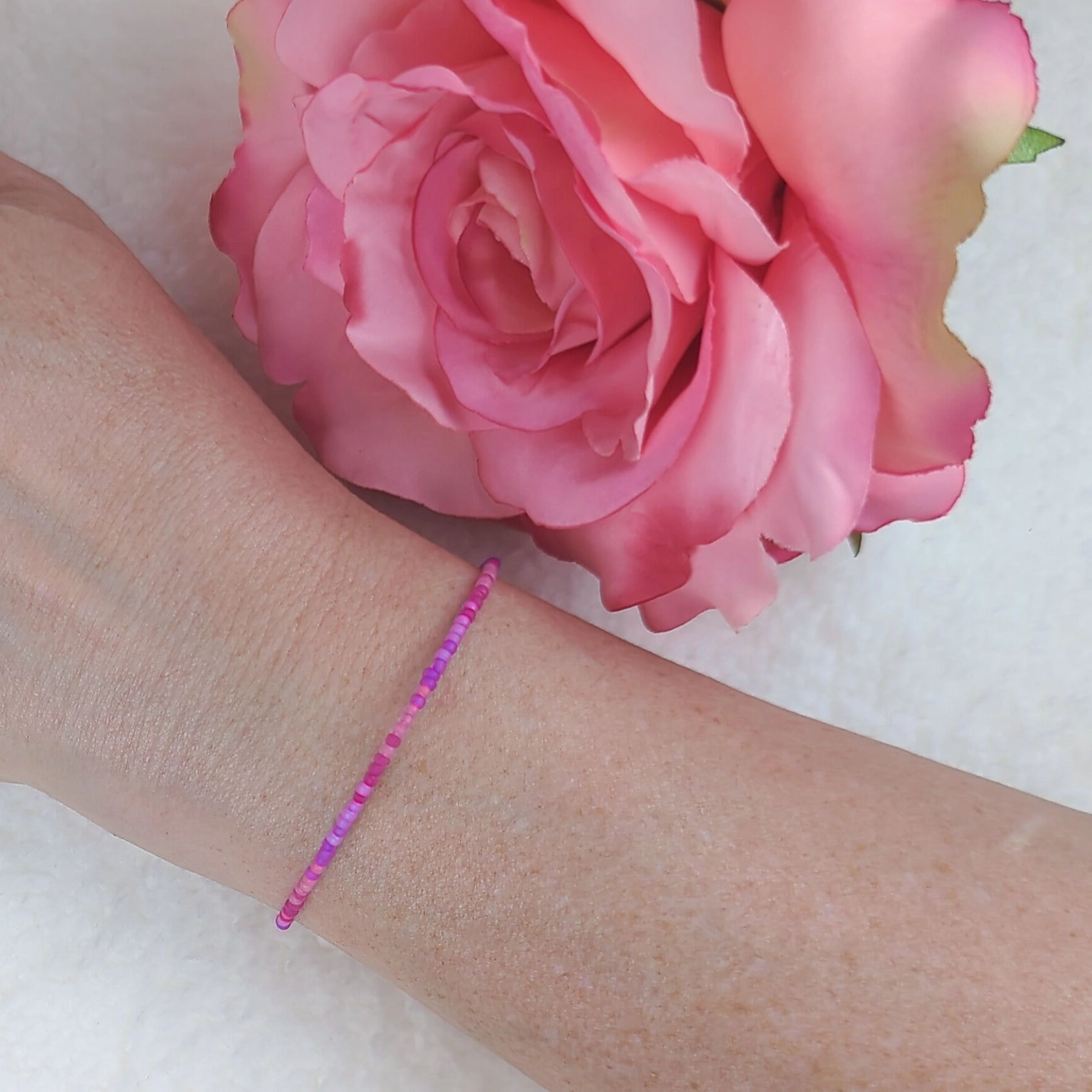 Dainty bracelet - pink and purple ombre