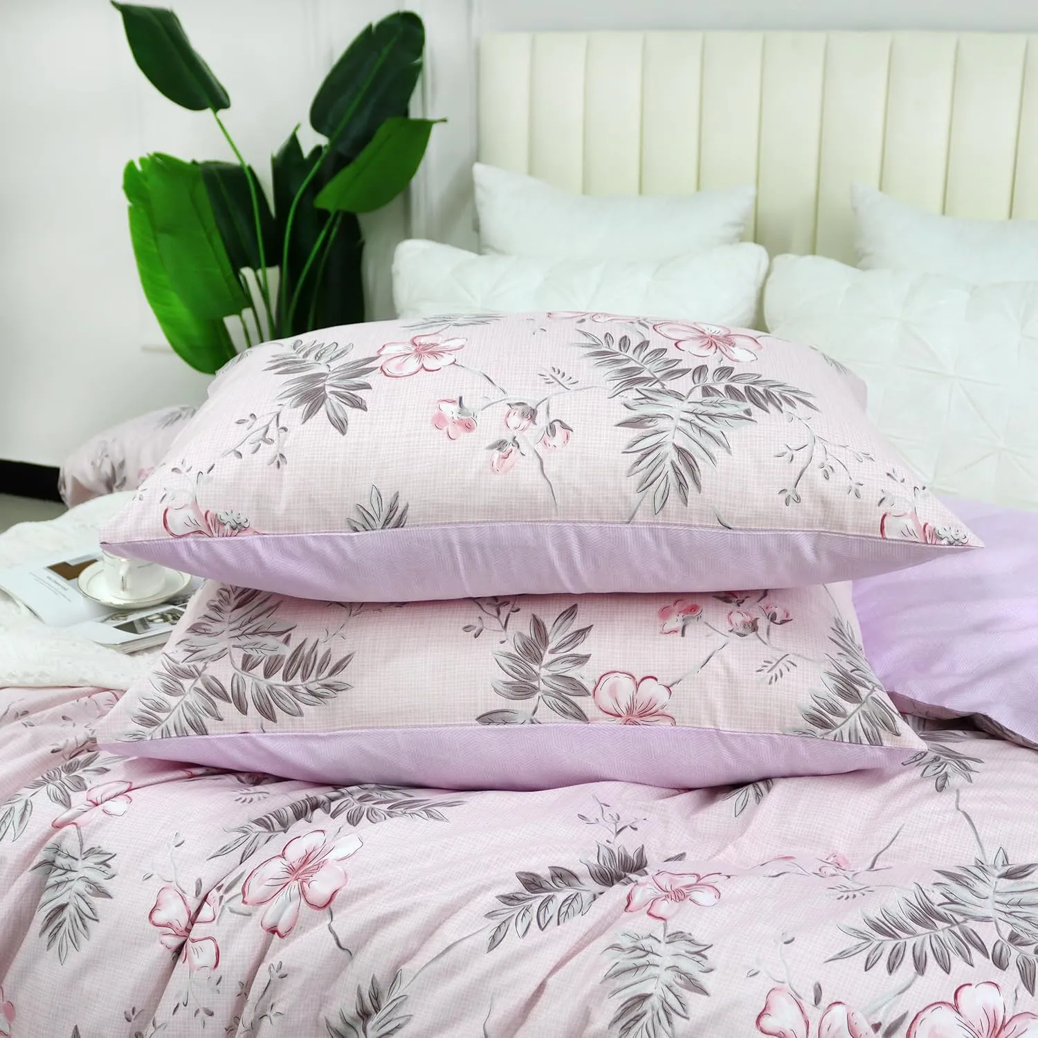 Duvet Cover Set Queen 3-Piece, 1 Duvet Cover 90" x 90", 2 Pillowcases 20" x 30", Elegant Pink Floral & Botanical Palm Leaf Design Ultra Lightweight, Stain-Resistant with Zipper Closure