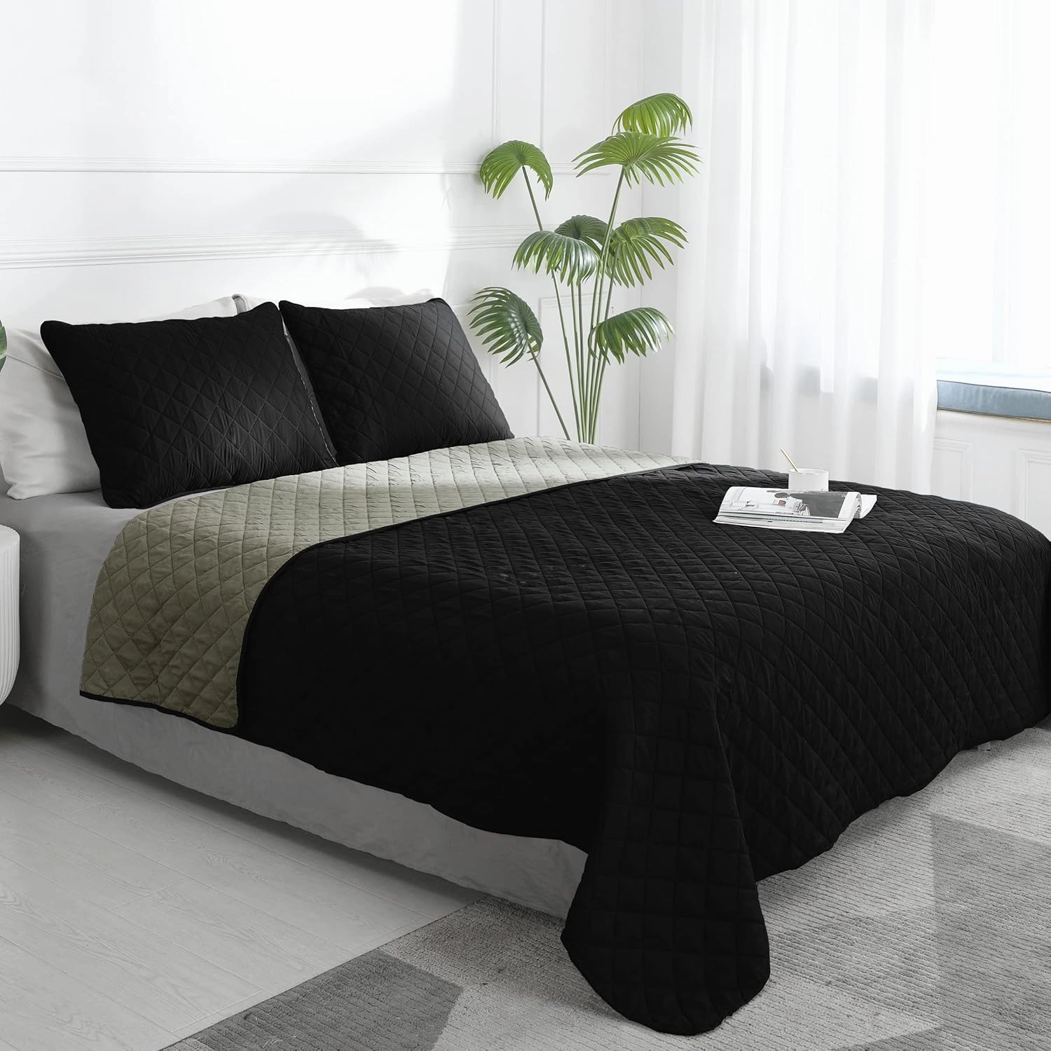 Easy-Going Twin Size Reversible Quilt Set with 1 Quilt and 1 Pillow Shams, Soft Bed Quilt Cover, Water Resistant Lightweight Microfiber Bedspread, Stain Resistant, Black/Beige
