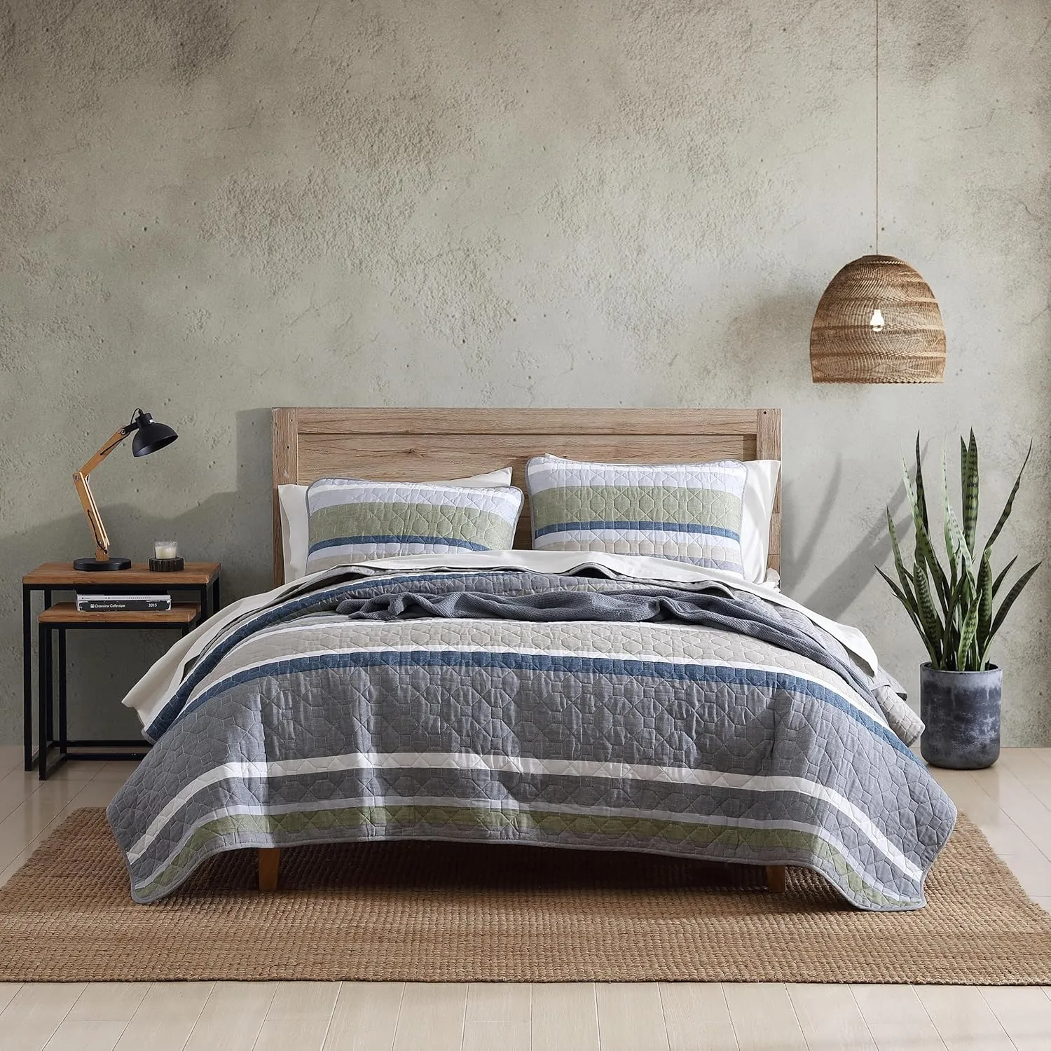 Eddie Bauer - King Quilt Set, Cotton Reversible Bedding Set with Matching Shams, Lightweight Home Decor for All Seasons (Salmon Ladder Beige, King)