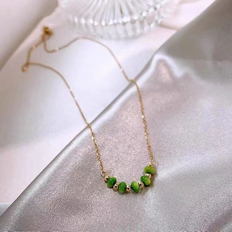 Elegant Green Beaded Necklace with Gold Chain – Minimalist Charm-jltn0630