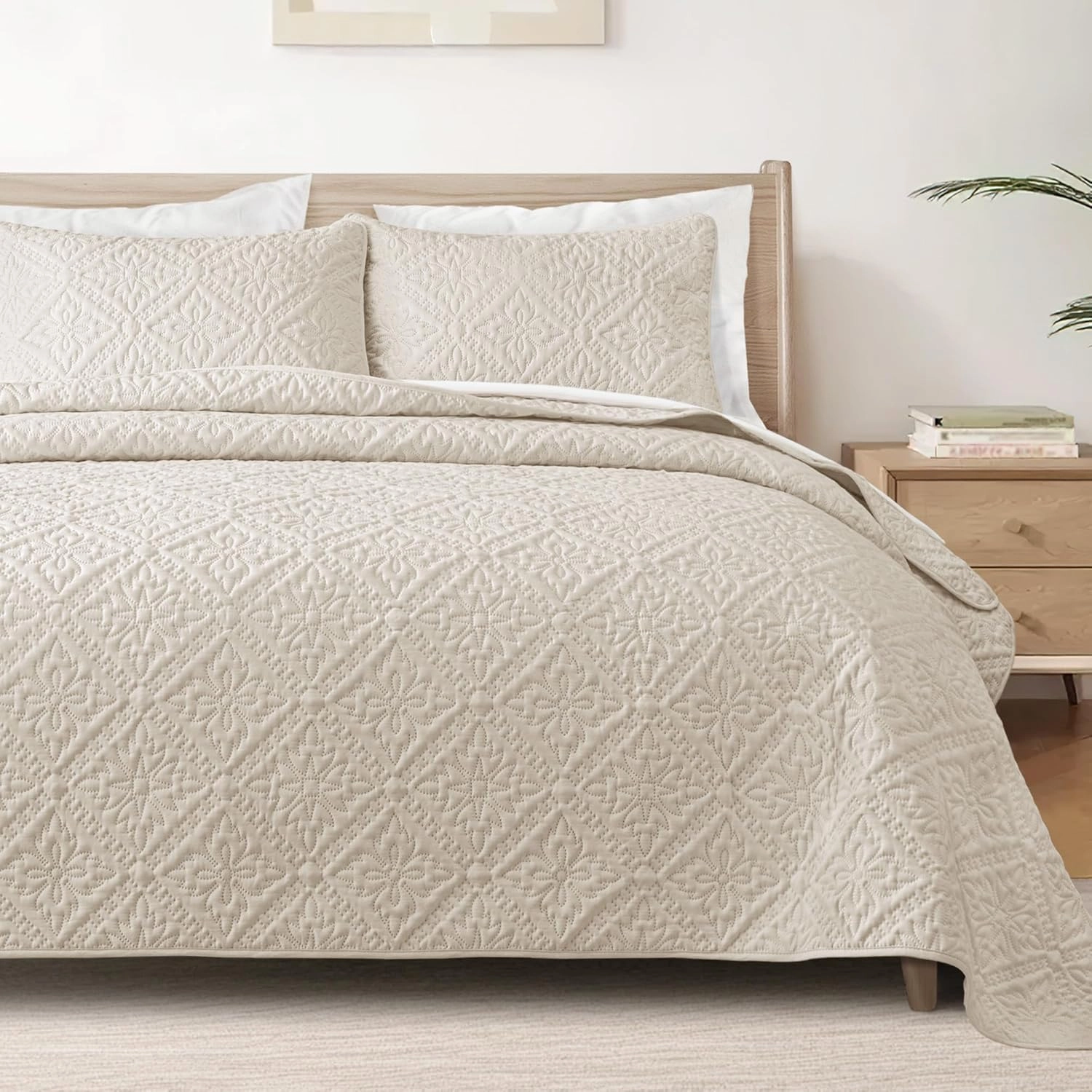 Exclusivo Mezcla King Quilt Bedding Set, Lightweight Soft Bedspreads Coverlets with 2 Pillow Shams, Modern Brich Beige Oversized Quilts King Size for All Seasons