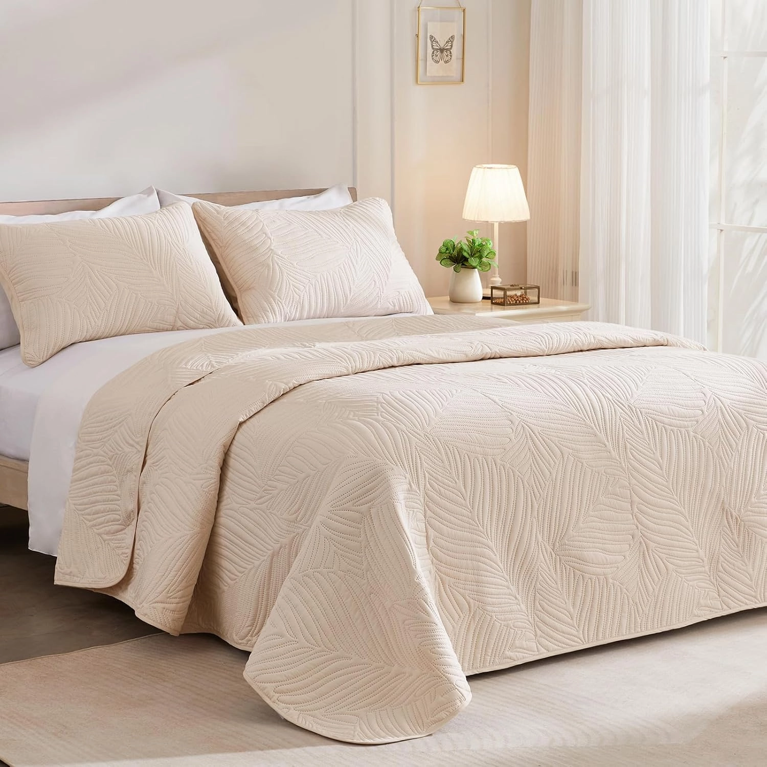 Exclusivo Mezcla Queen Quilt Bedding Set, Lightweight Brich Beige Quilts Queen Full Size for All Seasons, Soft Microfiber Bedspreads Coverlets Bed Cover with Leaf Pattern, 3 Piece