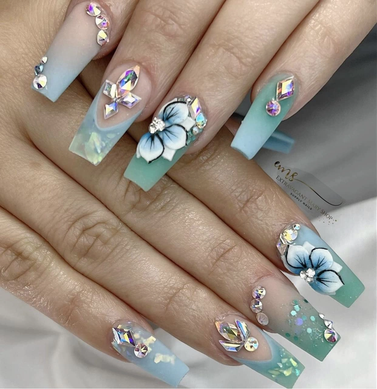 HaFLoNa- Set 24Pcs 3D Sweetheart - Enhance Your Artistic Projects with 3D Acrylic Flowers Handmade For Nail - Short & Medium Size | Exquisite Floral Accents for Crafts and Designs (3D Sweetheart)