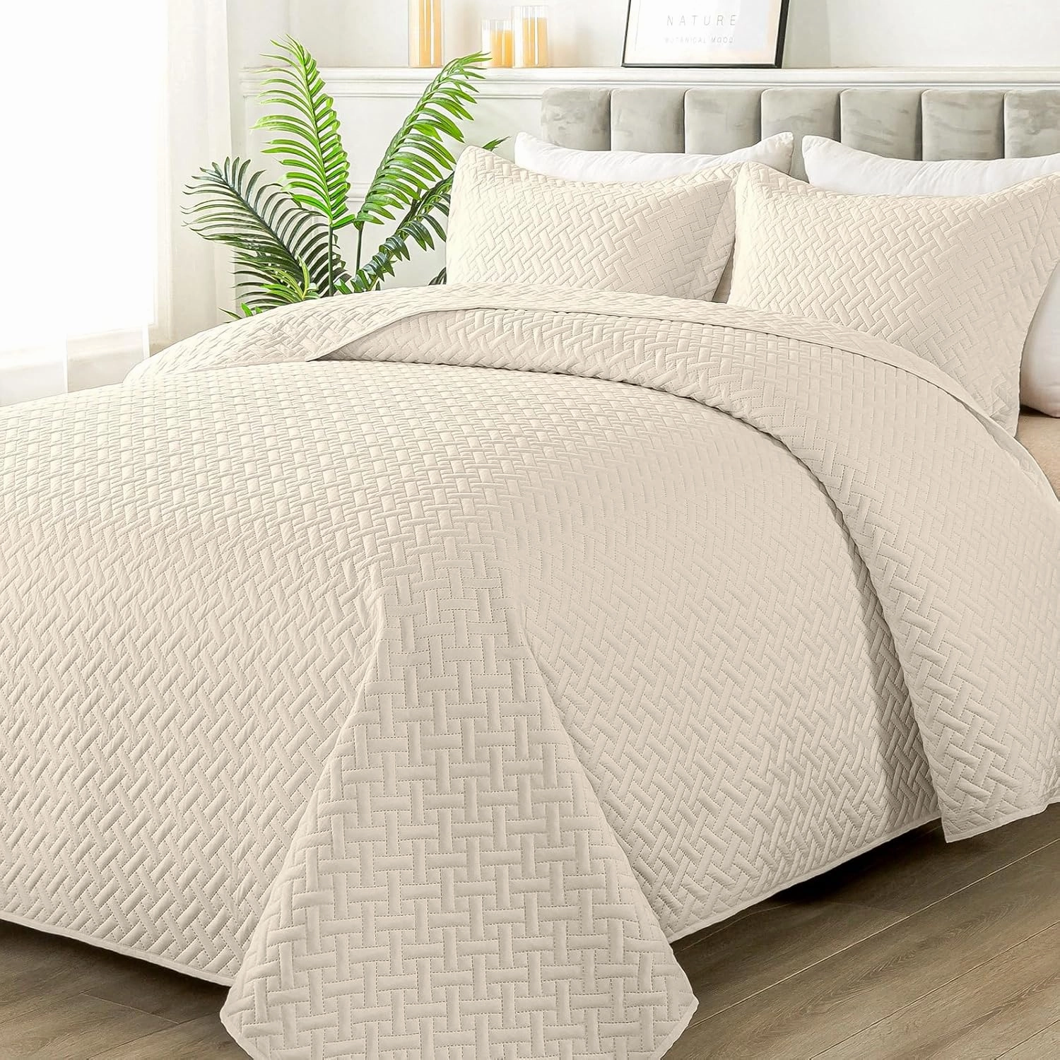 HYLEORY Quilt Set King Size - Soft Lightweight Quilts Summer Quilted Bedspreads - Reversible Coverlet Bedding Set for All Season 3 Piece (1 Quilt 106"x96", 2 Pillow Shams 20"x36") - Beige
