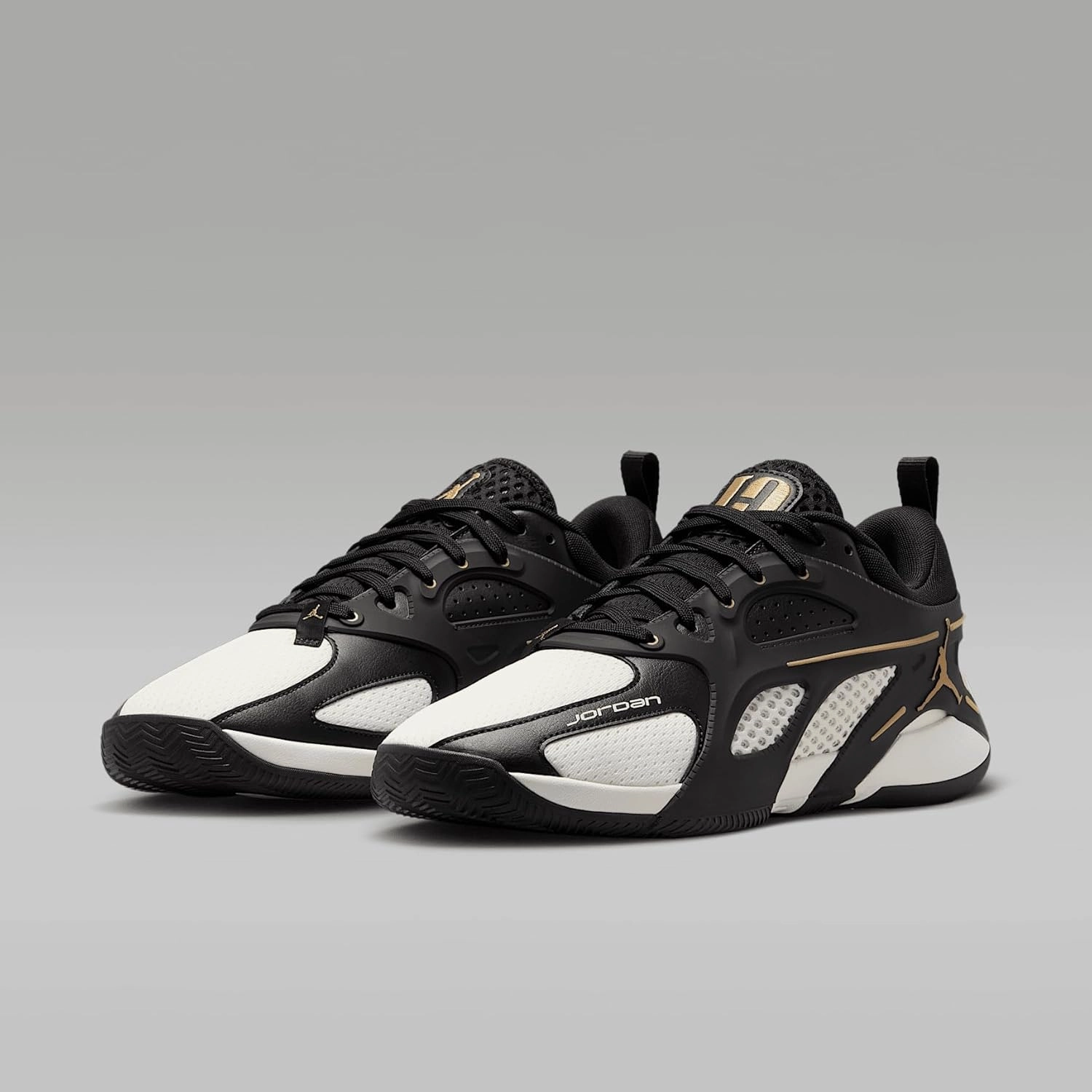 Jordan Heir Basketball Shoes (FQ3858-007, Black/Sail/Metallic Gold)