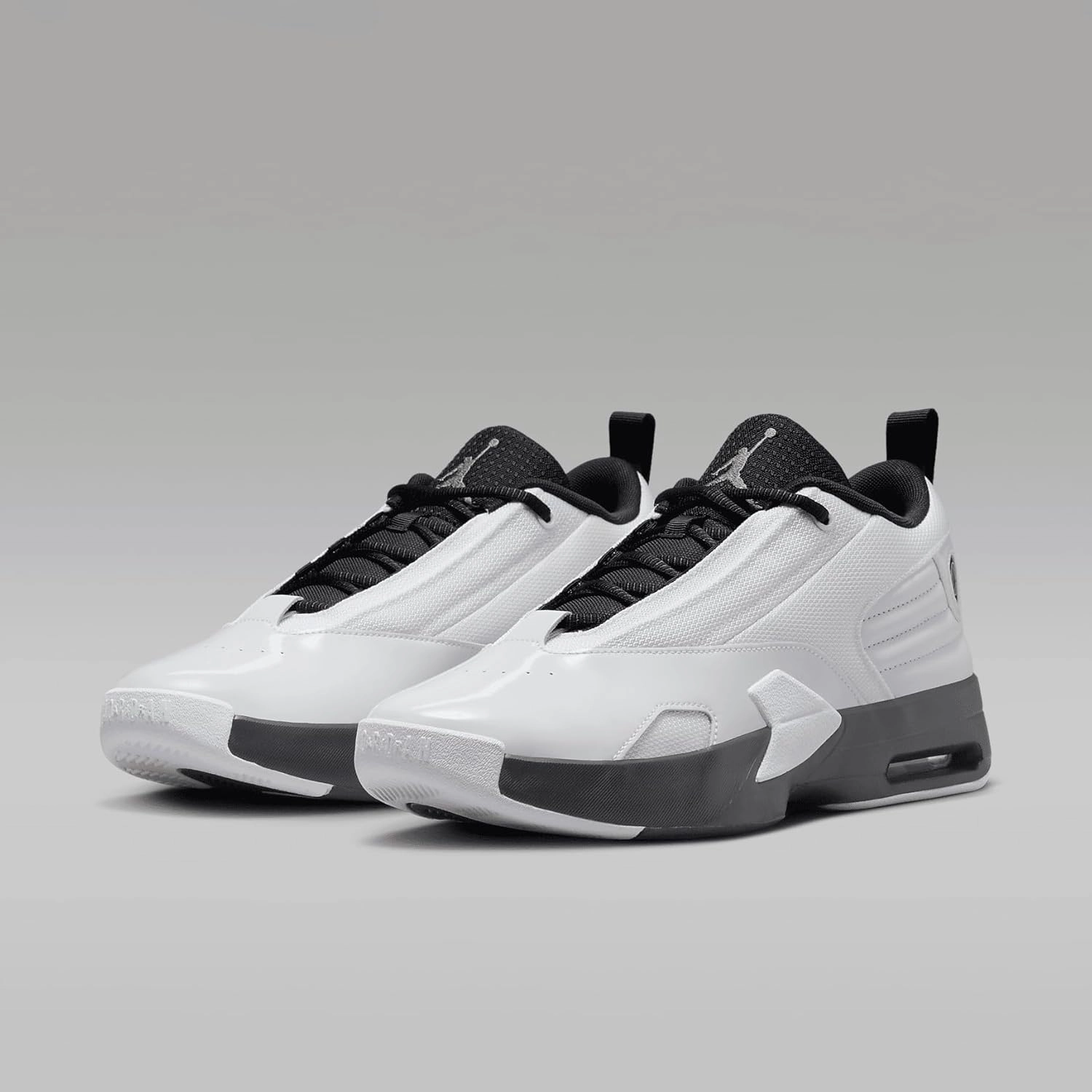 Jordan Max Aura 6 Men's Shoes (FQ8298-101, White/Black/Metallic Gold)