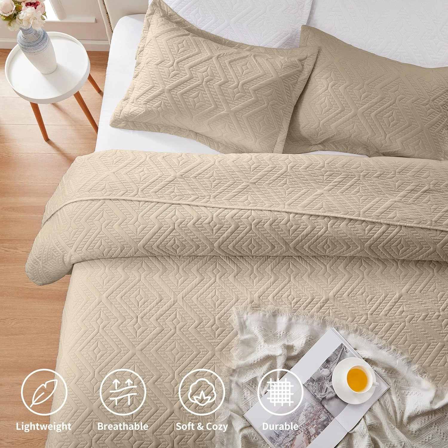 LEAONME Quilt Set King Size 3 Pieces, Lightweight Beige Bedspread-98''x106'', Soft Microfiber Summer Quilt/Coverlet, Luxurious Warm Bedding Sets for All Seasons (Includes 1 Quilt, 2 Shams)