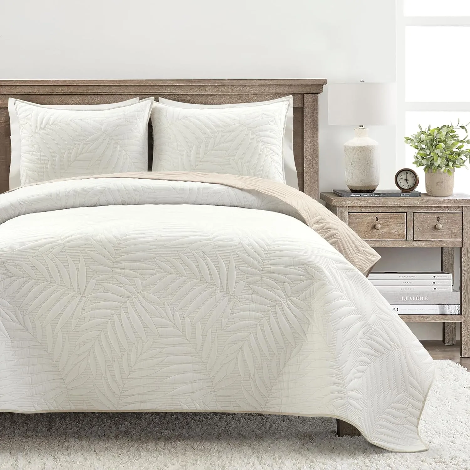 Lush Decor Isla Embroidered Leaf Reversible Cotton Quilt Neutral/White 3 Piece Set King/California King - Soft Lightweight Botanical Bedding Set