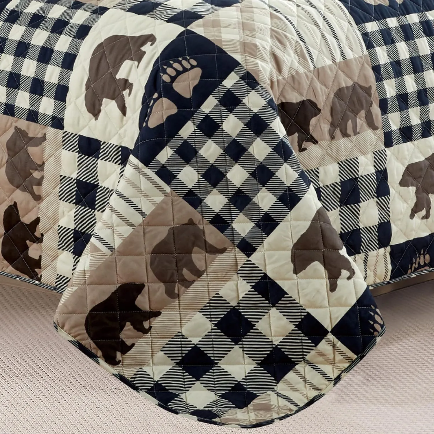Market & Place 3 Piece Reversible Quilt Set with Sham | Queen Cabin Comforter Set | Rustic Bear Buffalo Check Lodge Bedding | Orson Collection (Full/Queen, Navy/Taupe)