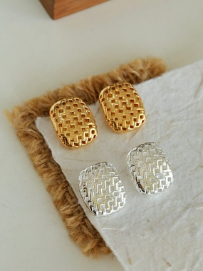 Metal Style Hollow Square Retro Earrings