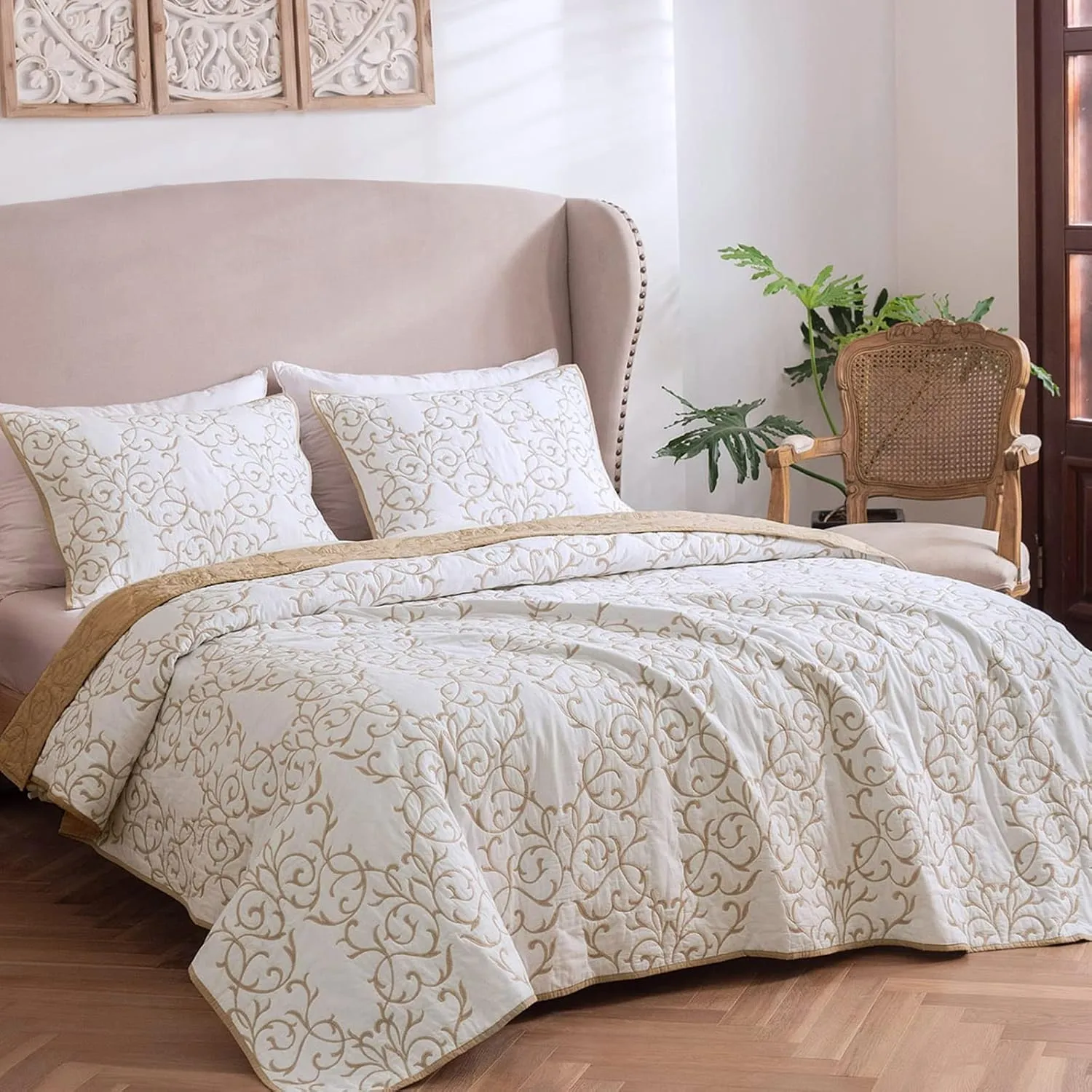 mixinni Reversible Soft Quilts 3-Piece Beige Embroidery Pattern Elegant Set with Embroidered Decorative Shams Soft Bedspread&Coverlet Set (Queen Size, Beige)
