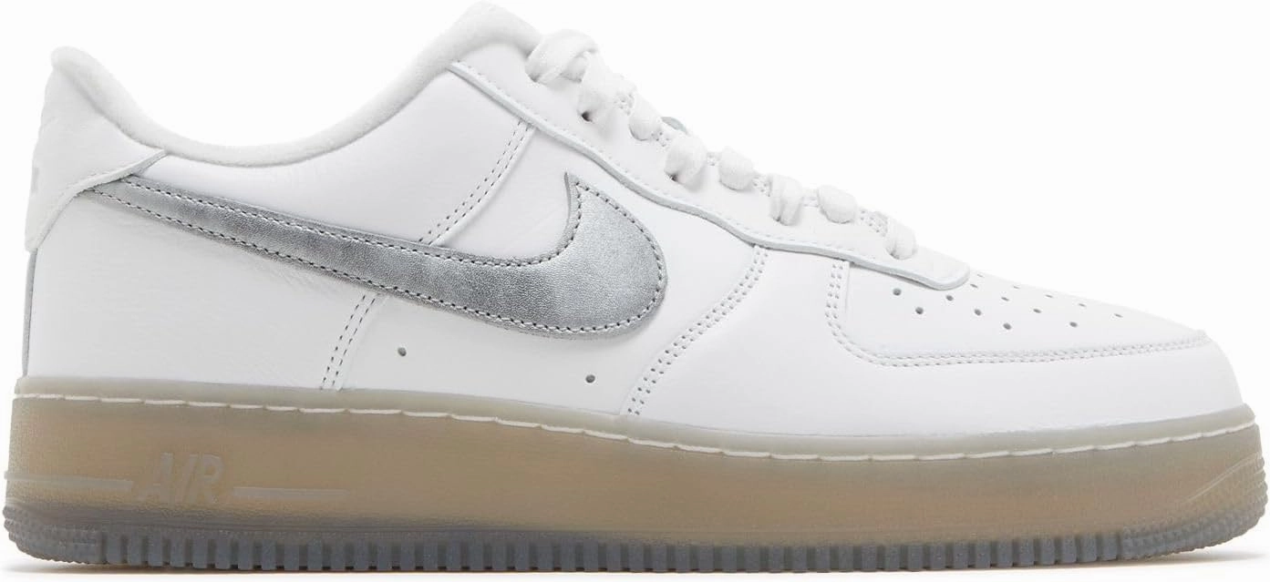 NIKE Men's Sneaker