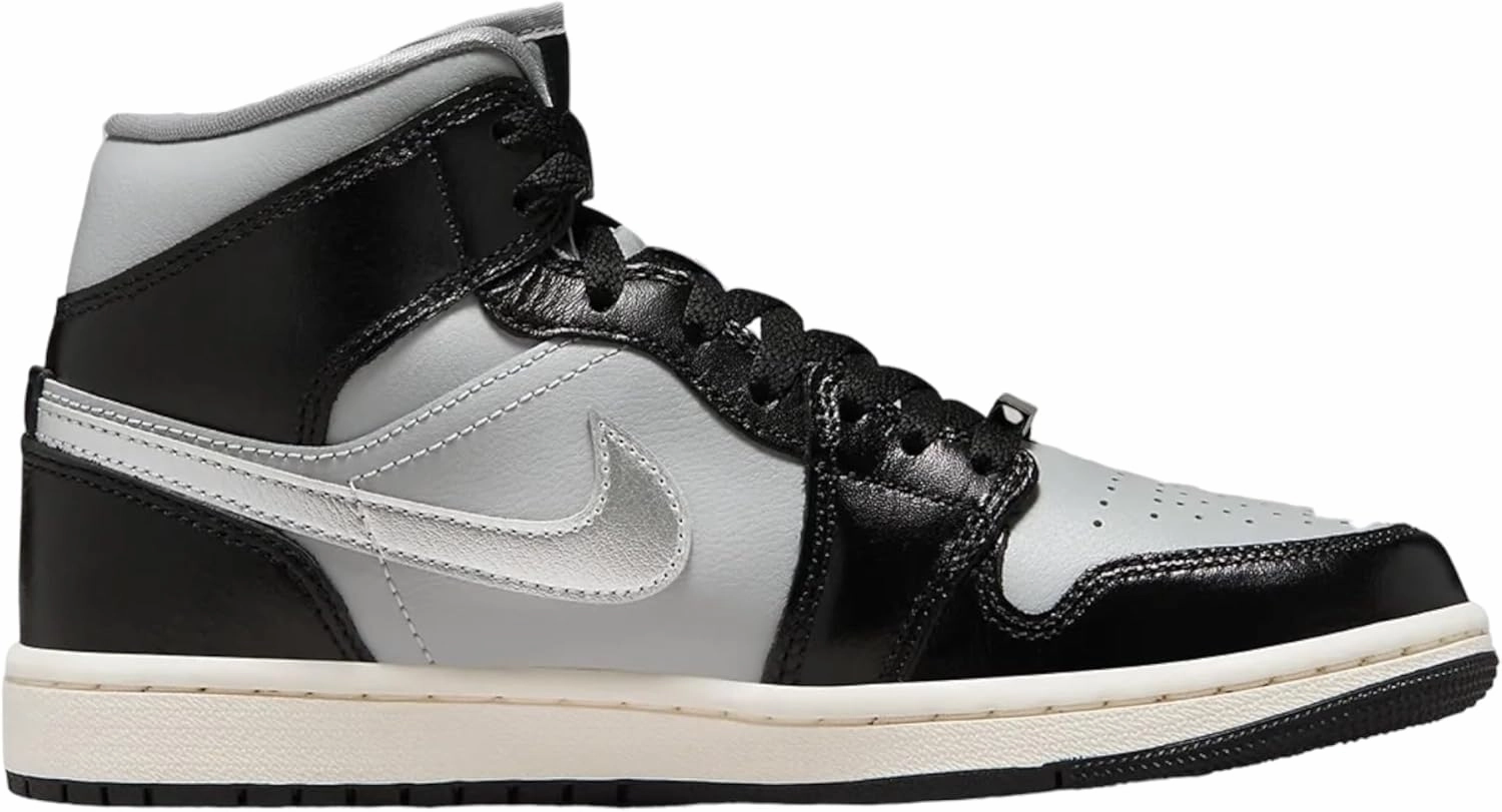 Nike Women's Air Jordan 1 Mid Se Shoes