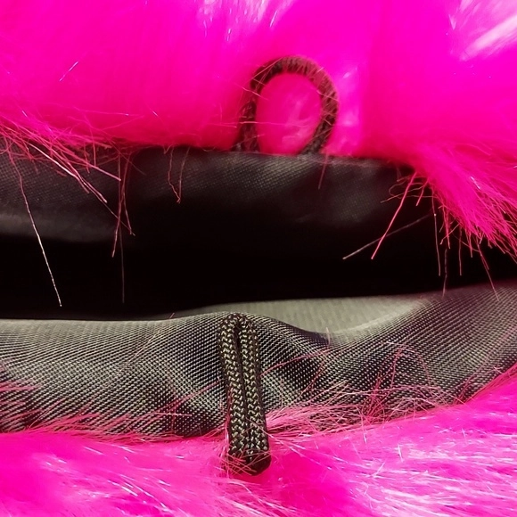 NWT Lanshifie Vibrant Pink Faux Fur Coat