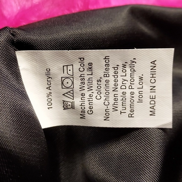 NWT Lanshifie Vibrant Pink Faux Fur Coat