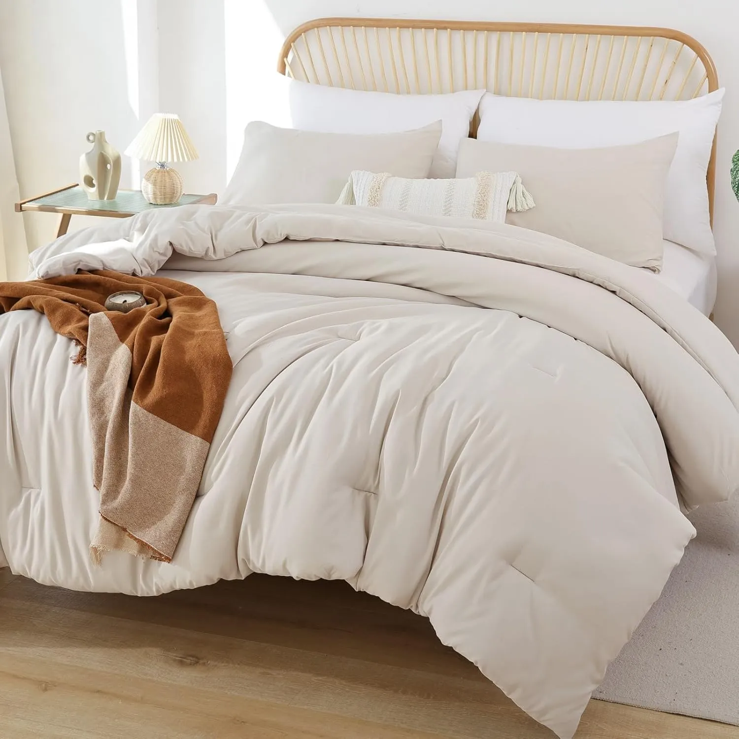 ROSGONIA Beige Comforter Set Queen, 3pcs (1 Boho Beige Comforter & 2 Pillowcases), All Season Bedding Lightweight Soft Bedspread Blanket Quilt