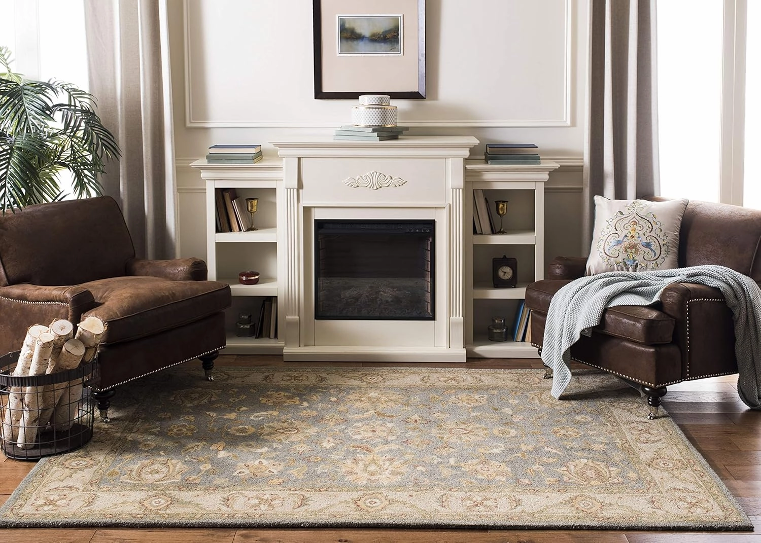 SAFAVIEH Antiquity Collection 2'3" x 4' Blue / Beige AT312A Handmade Traditional Oriental Premium Wool Accent Rug