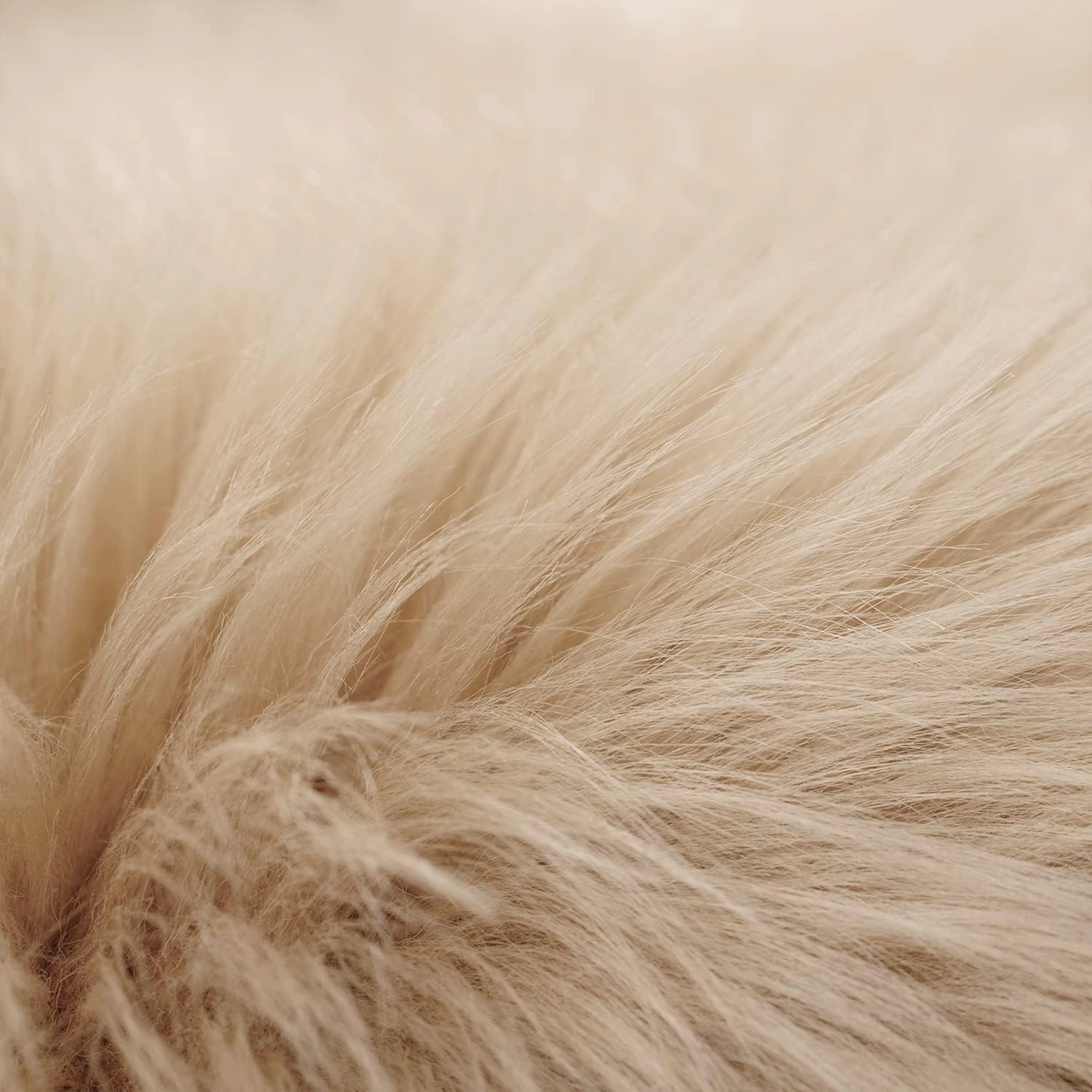SERISSA Faux Sheepskin Fur Area Rug Beige Fur Chair Cover Seat Pad Small Fuzzy Rug for Bedroom Floor Sofa Living Room Decor 2x3 Feet