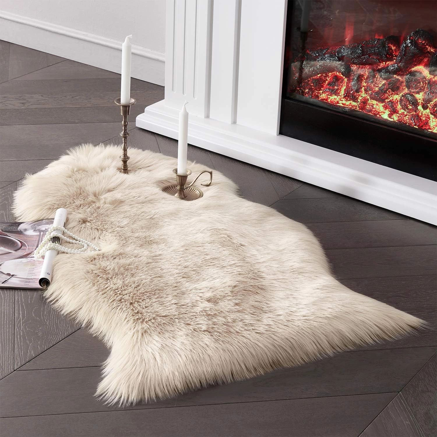 SERISSA Faux Sheepskin Fur Area Rug Beige Fur Chair Cover Seat Pad Small Fuzzy Rug for Bedroom Floor Sofa Living Room Decor 2x3 Feet