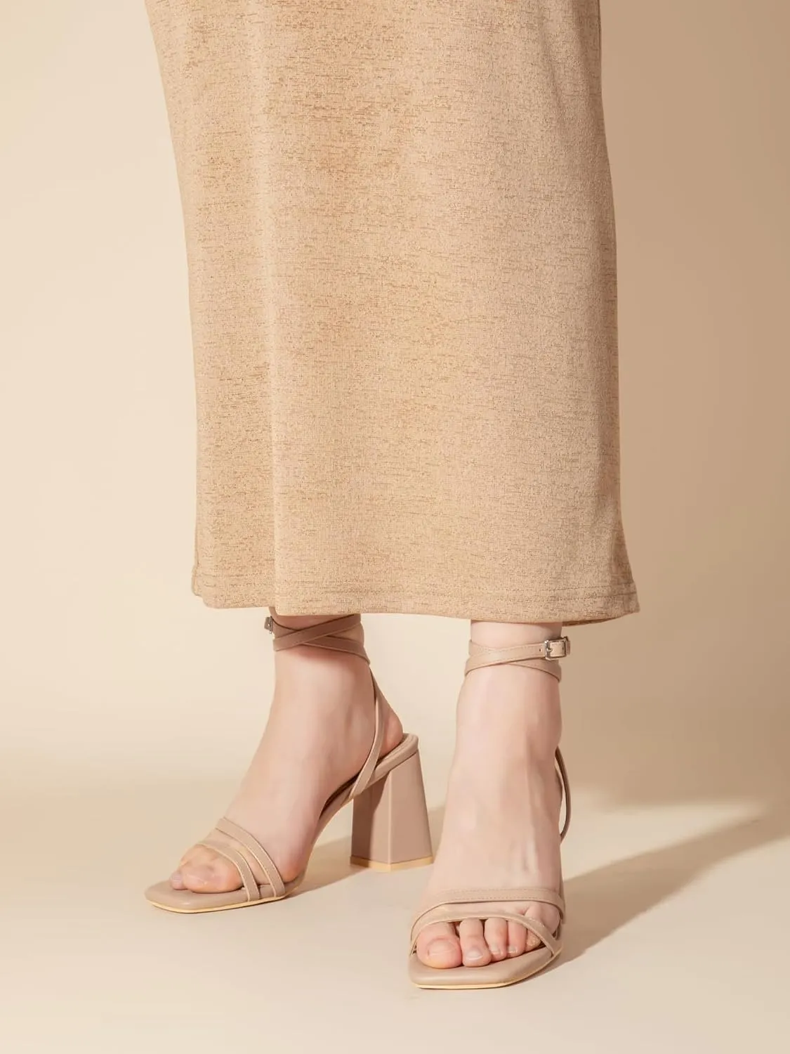 Shoe'N Tale Strappy Heels for Women Square Toe Chunky Block Heels Square Toe Ankle Strap Sandals
