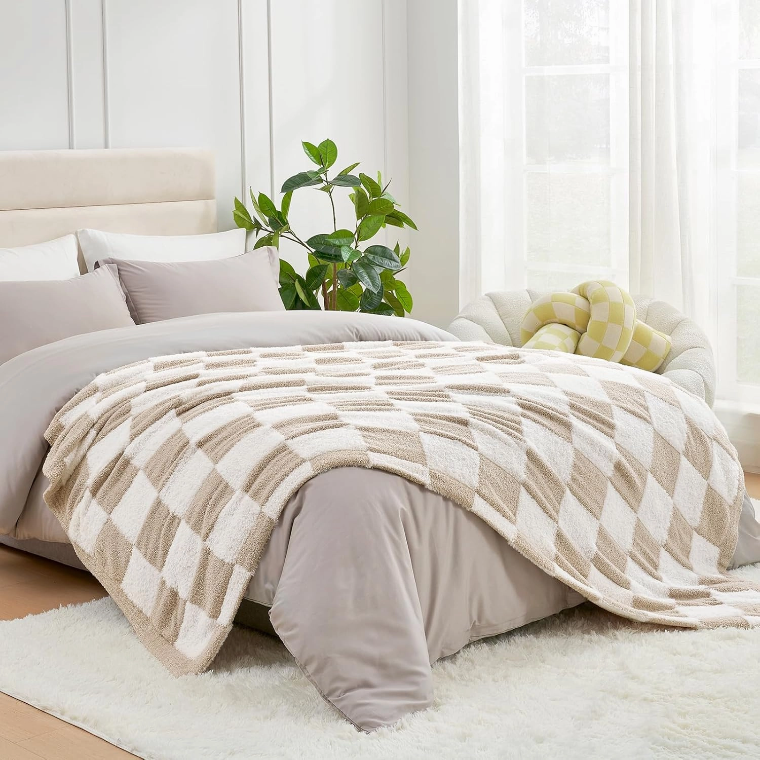 Snuggle Sac Checkered Throw Blanket Faux Fur Microfiber Blankets for Couch,Cozy Soft Warm Blanket for Sofa Bedroom Living Room,Beige Checker,50x60 inches