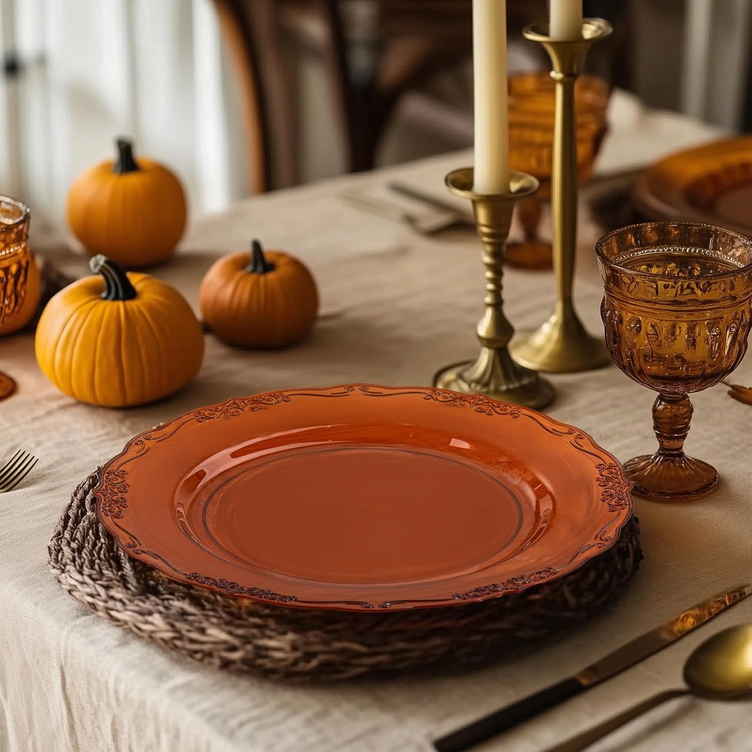 U-QE 100PCS Amber Plastic Plates - Clear Brown Plastic Plates Disposable Heavy Duty - Disposable Plates for Party Including 50PCS 10.25'' Dinner & 50PCS 7.5'' Dessert