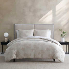 Vera Wang - Comforter Set, Luxurious Bedding Set with Matching Shams, Floral Design, Chic Room Essentials (Roses Beige, King)