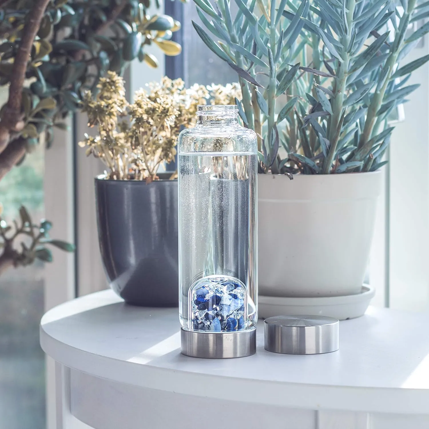 VitaJuwel ViA BALANCE | Crystal Water Bottle with Sodalite, Chalcedony & Clear Quartz - Inner Peace, Reflection & Meditation