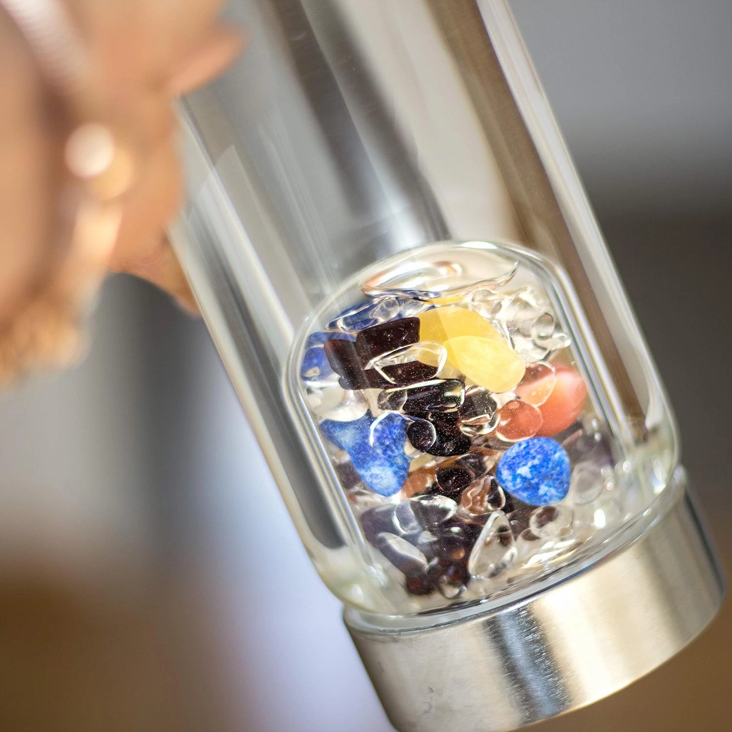 VitaJuwel ViA AYURVEDA | Crystal Water Bottle with Amethyst, Milk Opal, Lapis Lazuli, Garnet, Carnelian, Orange Calcite & Clear Quartz for Wisdom, Intuition & Joy