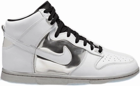 W NIKE DUNK HIGH SE - WHITE/WHITE-METALLIC SILVER-BLACK, 10