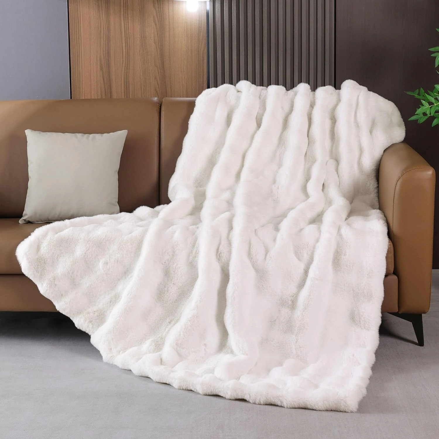 Warm Thick Fuzzy Beige Blanket Couch Faux Fur Bunny 60X80 Throw Blanket for Bed Gift Office Chair Decorative Fleece Blanket Living Room Decor 860 GSM
