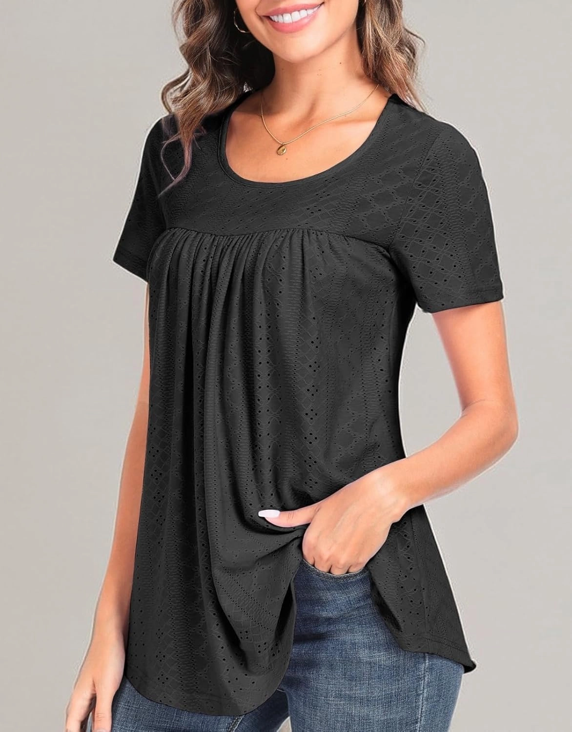 Women's Tunic Tops Loose Fit Short Sleeve Shirts Crew Neck Summer Casual Tops