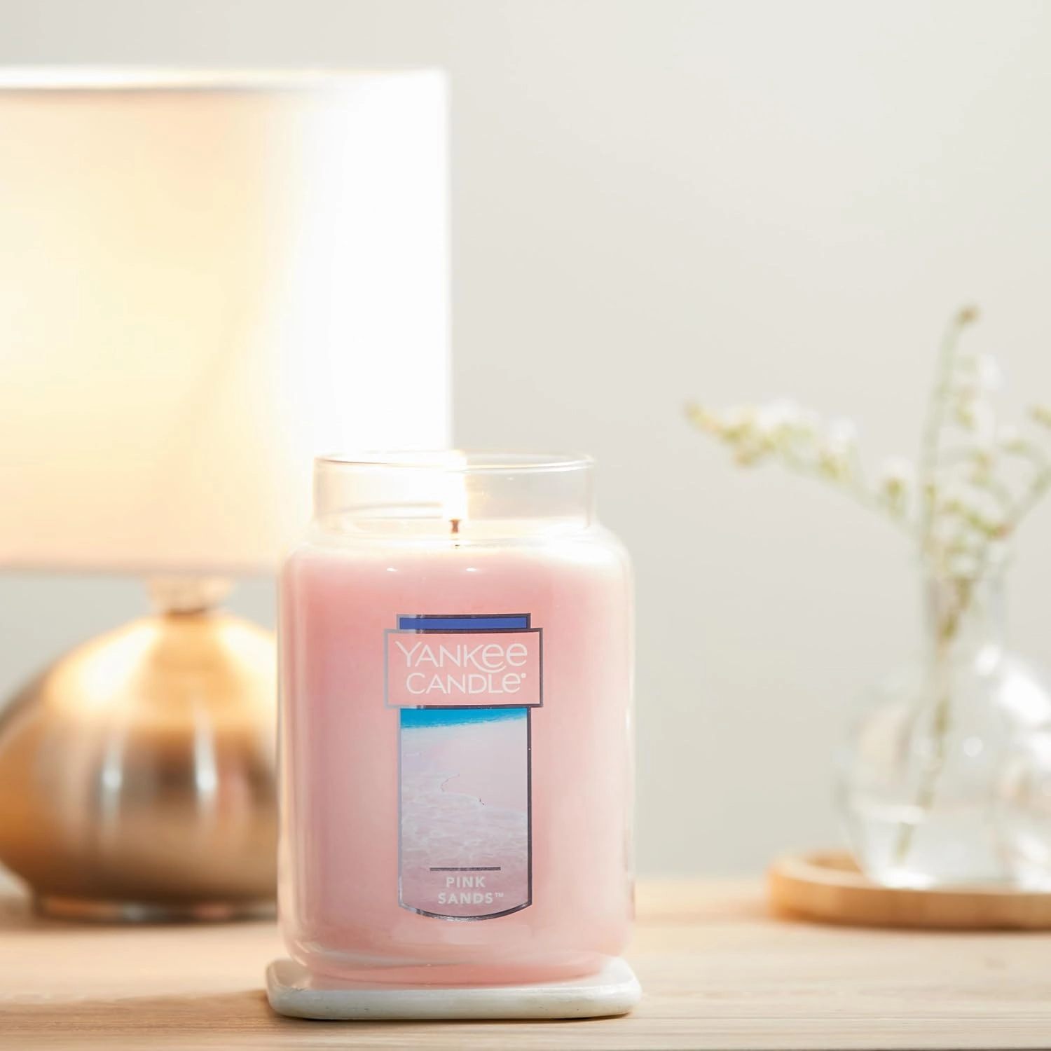 Yankee Candle Pink Sands Scented, Classic 22oz Large Jar Single Wick Candle, Over 110 Hours of Burn Time, Perfect for Creating Relaxing Atmosphere